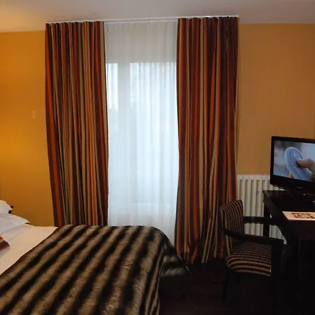 Ariane & Hotel Pontorson