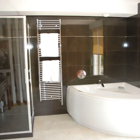 Ariane & Hotel Pontorson