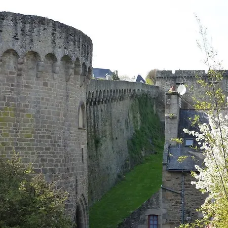 Отель Ariane & 3*