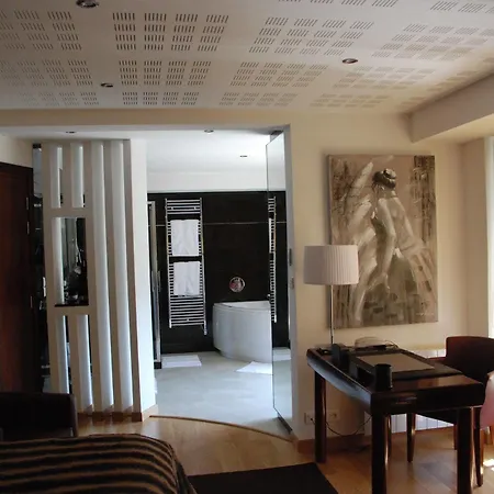 Hotel Ariane & 3*